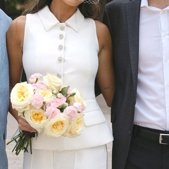 NWT$640 Self-Portrait White Buttoned Crepe Sleeveless Blazer Top Sz 4 - Picture 3 of 13